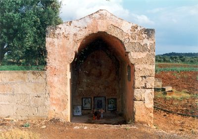 Edicole votive nella campagna di Felline