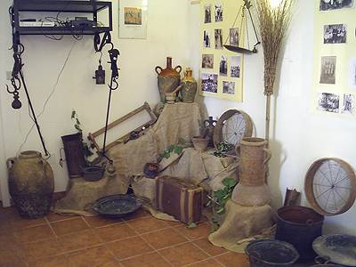 Mostra Oggetti della memoria