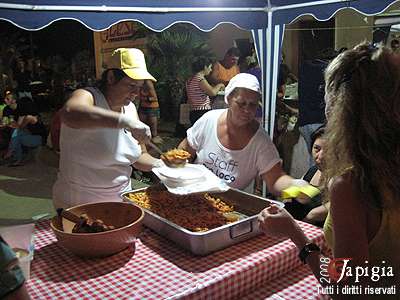 Sagra della polpetta 2009 stand delle orecchiette al sugo con le polpette