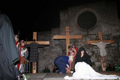 Le foto della Via Crucis a Pat&ugrave;