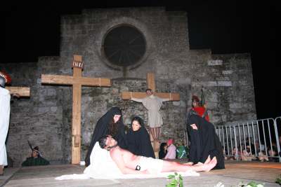Le foto della Via Crucis a Pat&ugrave;