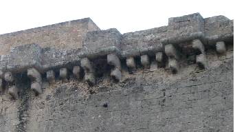 Torre di Porto Selvaggio particolare caditoie Torre di Porto Selvaggio particolare caditoie