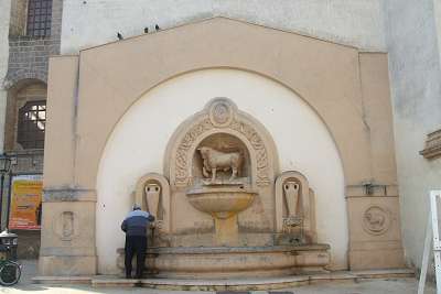 La fontana La fontana